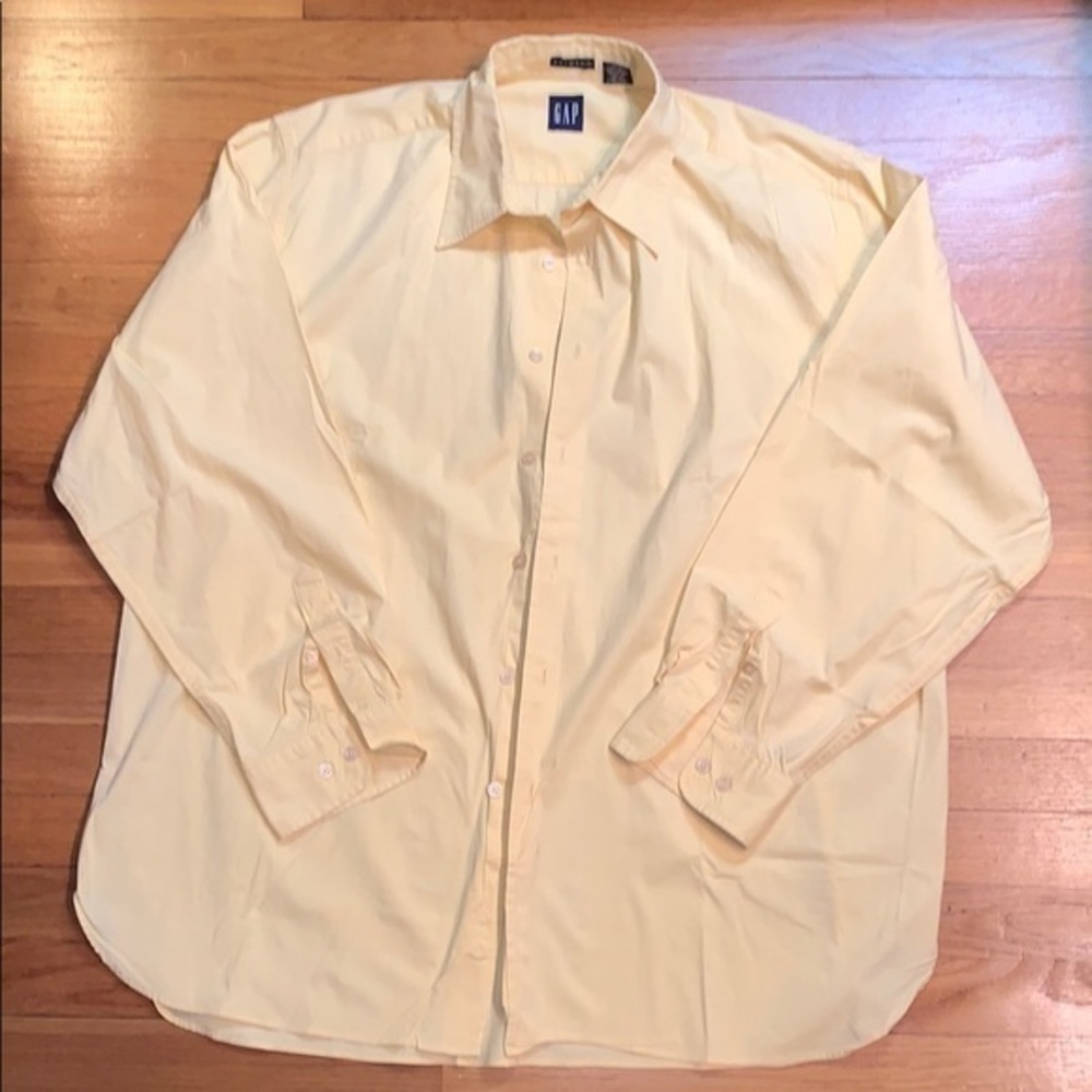 GAP button down